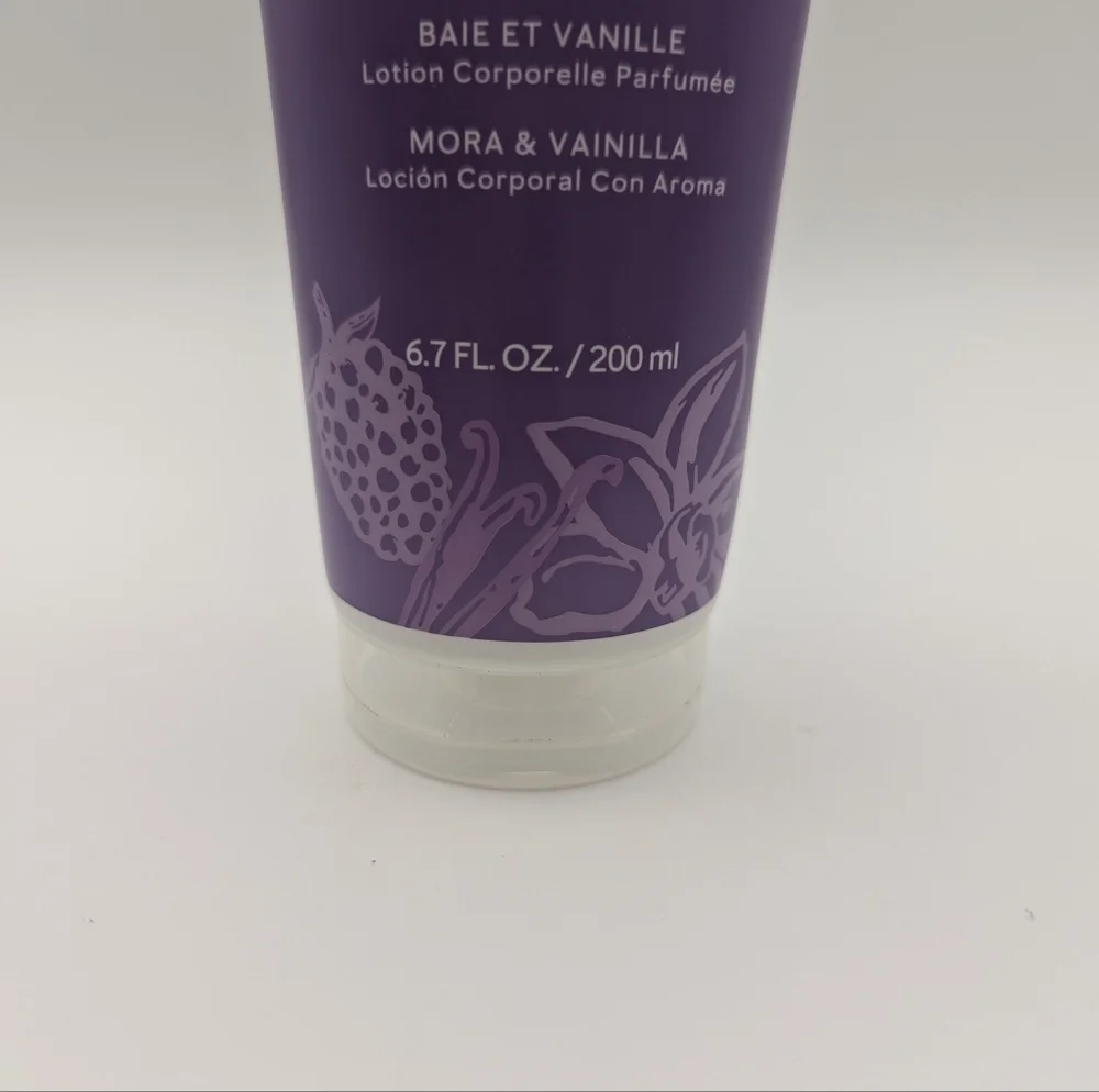 New Mary Kay Berry & Vanilla Scented Body Lotion Full Size 6.7 fl oz 200 mL‎